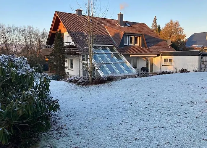 Großes Haus mit Garten, Sauna, Flügel, Kamin uvm