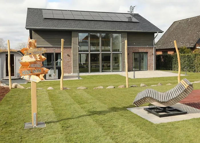 Villa Heidetraum, 20 Gaeste, Sauna, Pool
