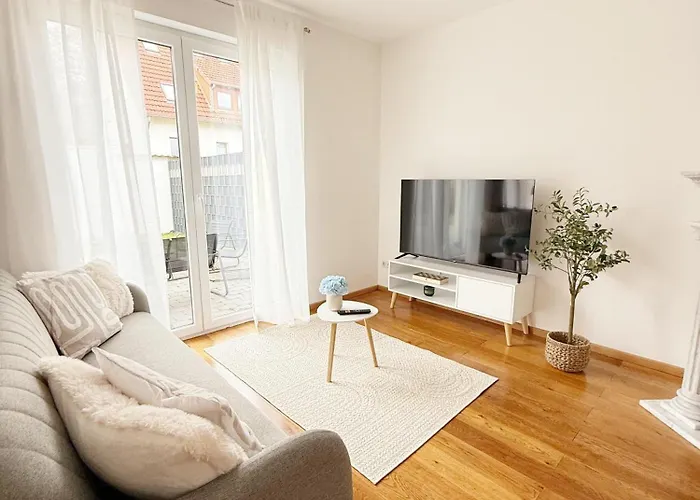 Luxuriöse Ferienvilla mit Garten, Gaming Zone&Netflix